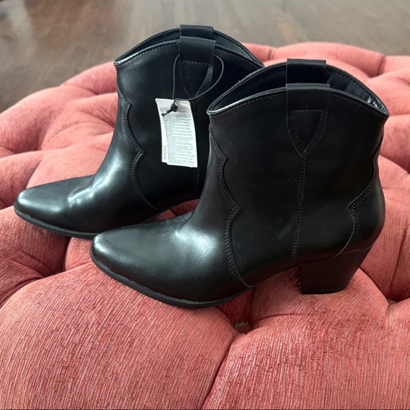 GAP Black Ankle Boots - Picture 1 of 1